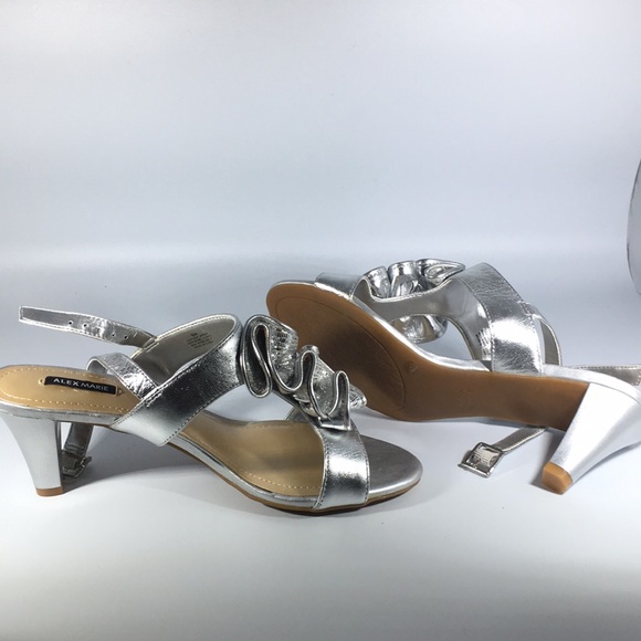 NWOT Alexa Marie Silver Sandals (B2031) - Picture 6 of 8